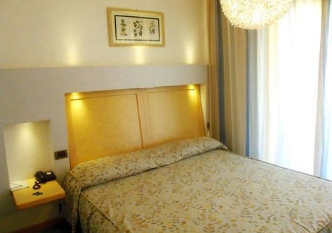 Италия из Москвы  Club House Marina Centro 4*